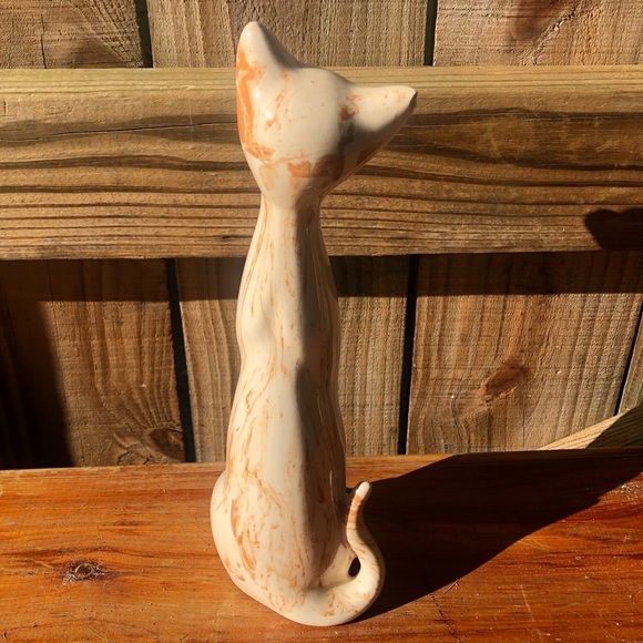 Alabama Clay Tall Sleek Cat Statuette Cream with Reddish Orange Swirls - Picture 3 of 7